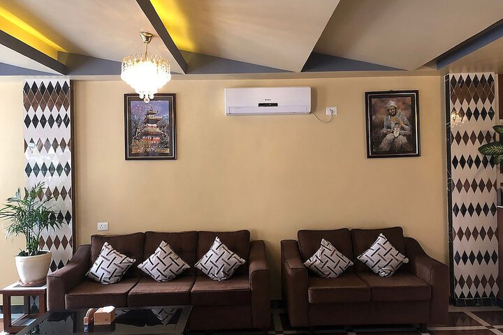 Lounge 47 of 98