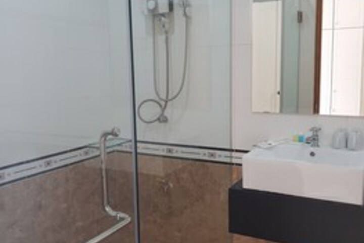 Room 2 of 27