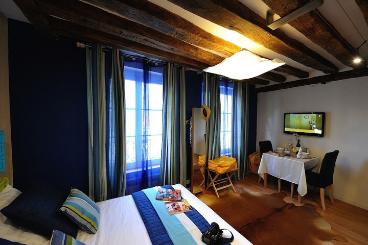 Room 17 of 648