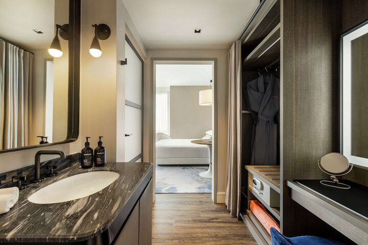 Bathroom shower