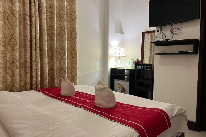 Room 17 of 32
