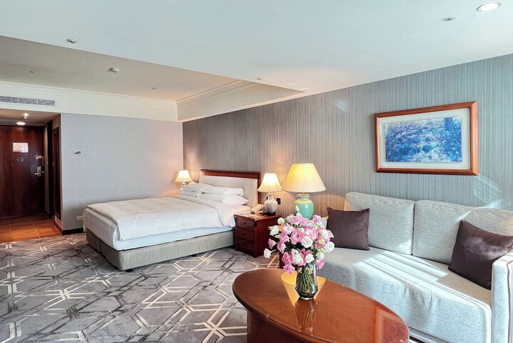Room 30 of 93