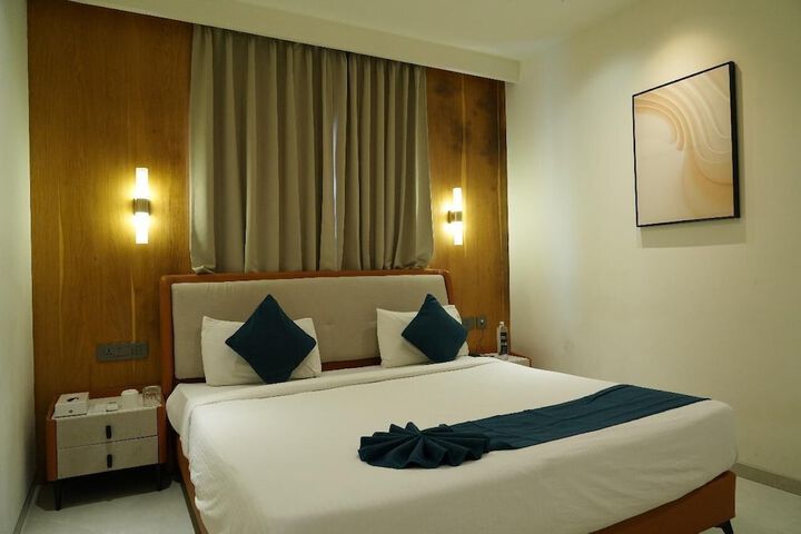 Room 4 of 37