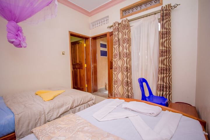 Room 30 of 47