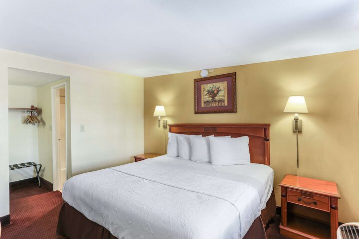 Room 8 of 30