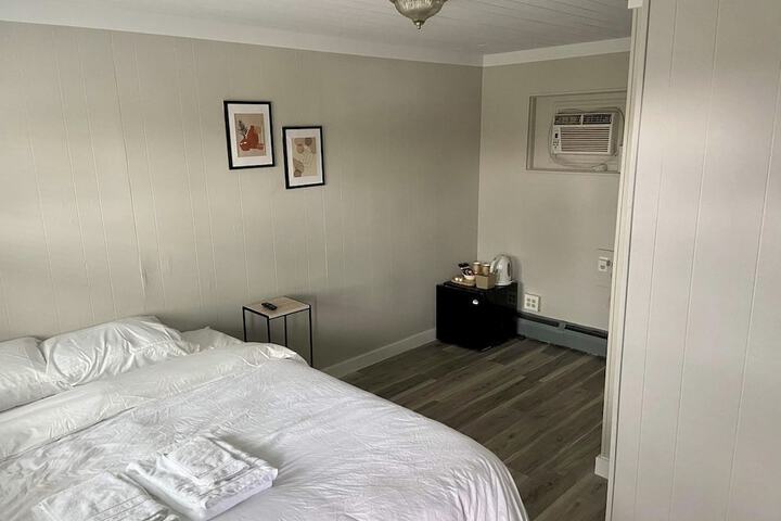 Room 7 of 13