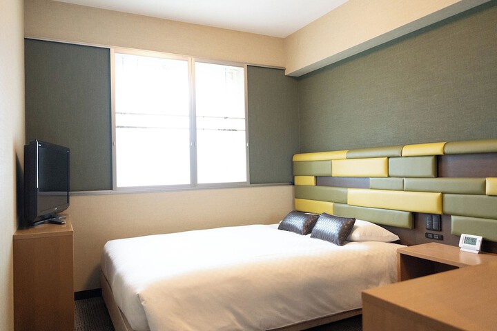 Room 12 of 69
