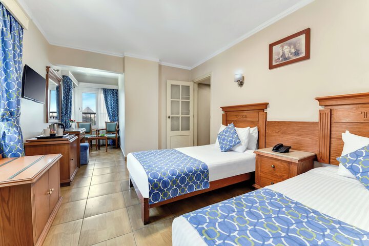 Room 9 of 23