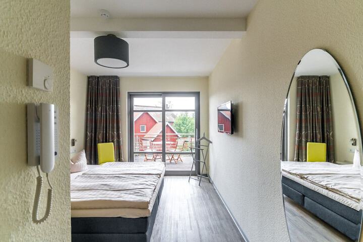 Room 4 of 25
