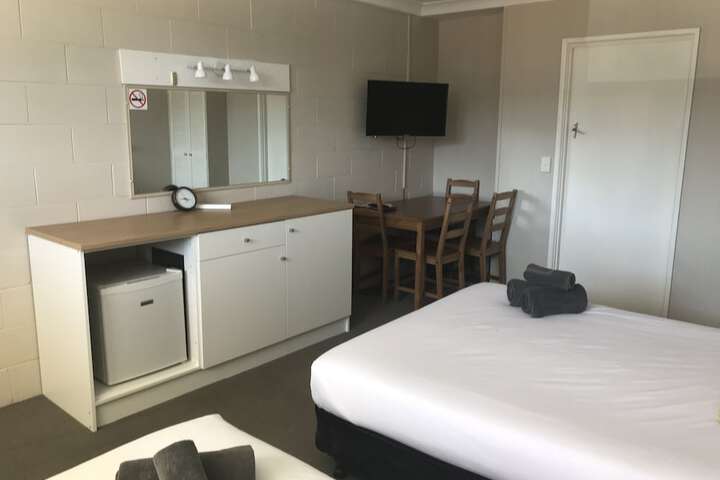 Room 8 of 68