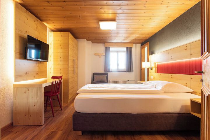 Room 15 of 36