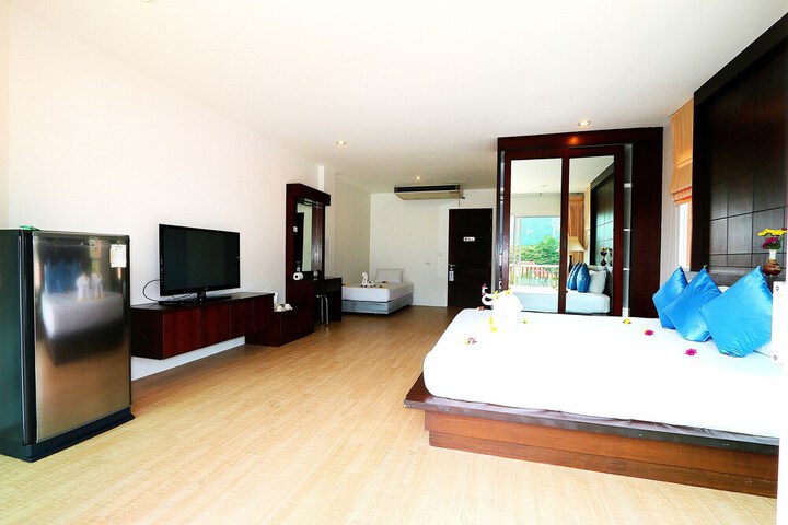 Room 19 of 76