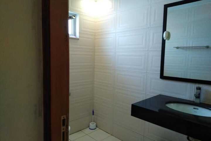 Room 14 of 28