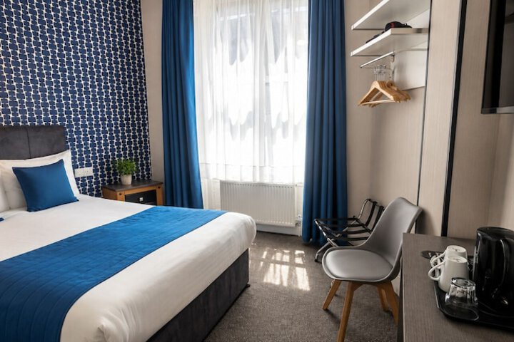 Room 43 of 79