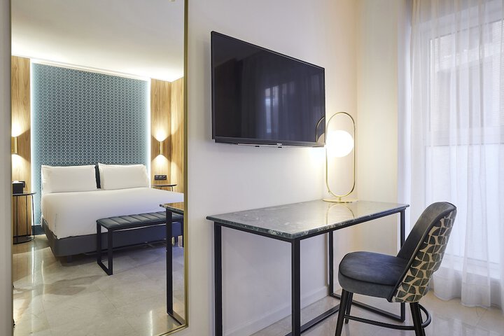 Room 15 of 36