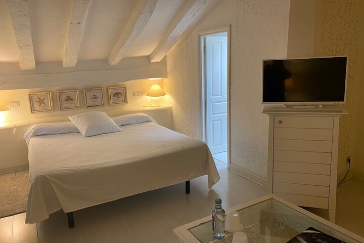 Room 6 of 64