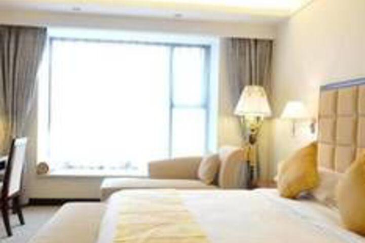 Room 13 of 73
