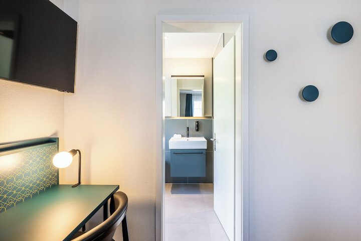Room 18 of 30
