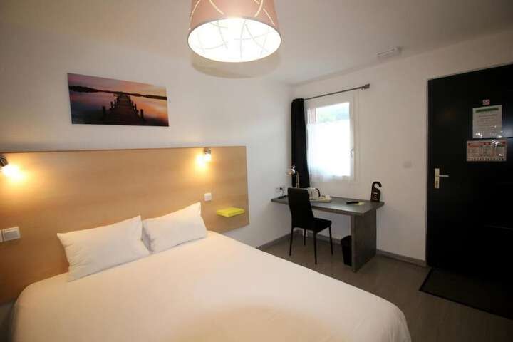 Room 3 of 32