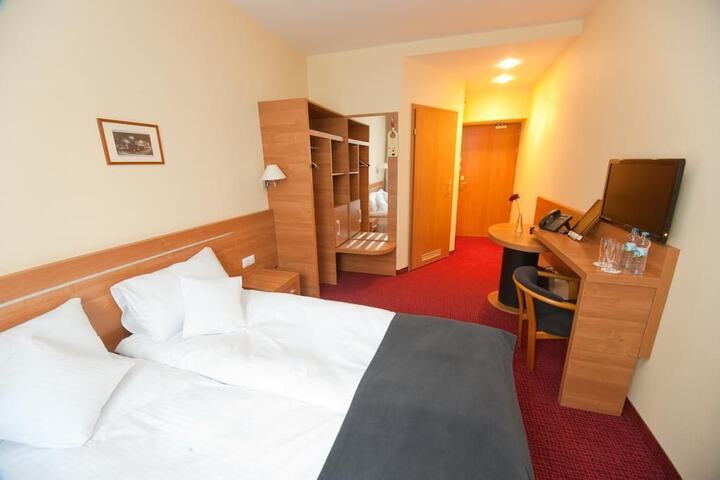 Room 10 of 51