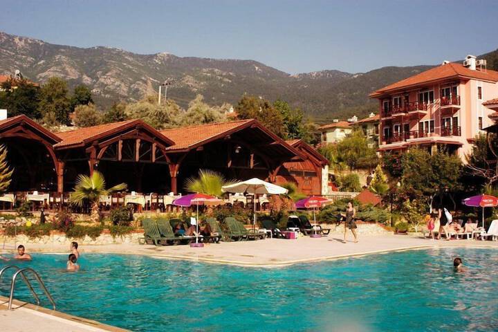 Hotel Pool
