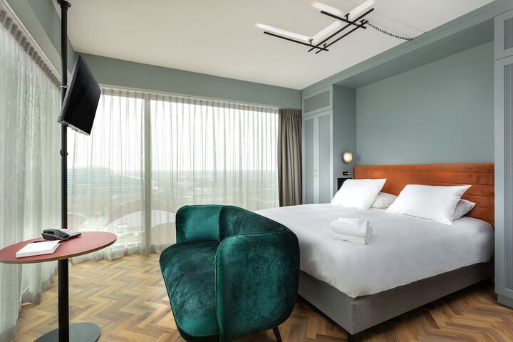 Room 7 of 47