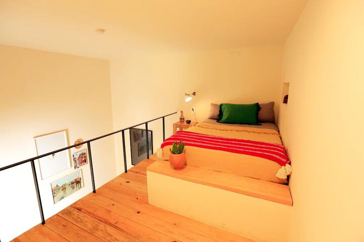 Room 15 of 48