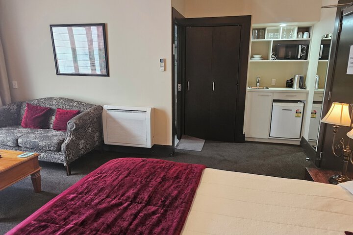 Room 65 of 104
