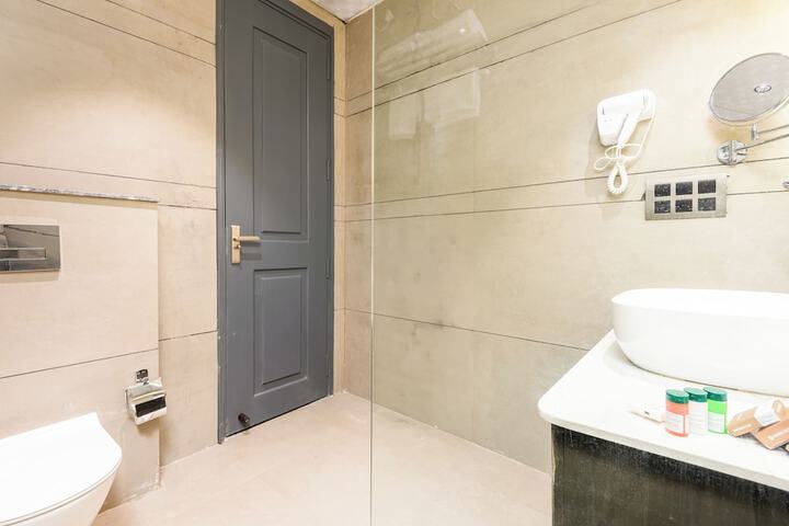 Room 30 of 161
