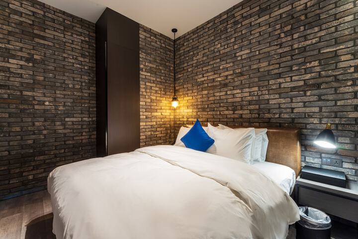 Room 18 of 55