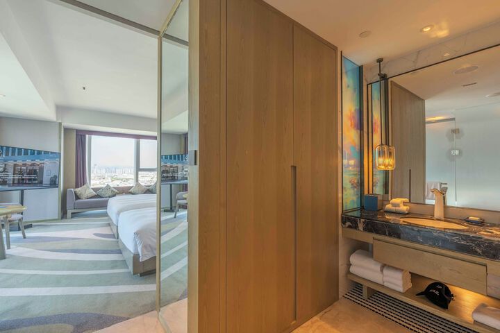Room 16 of 52