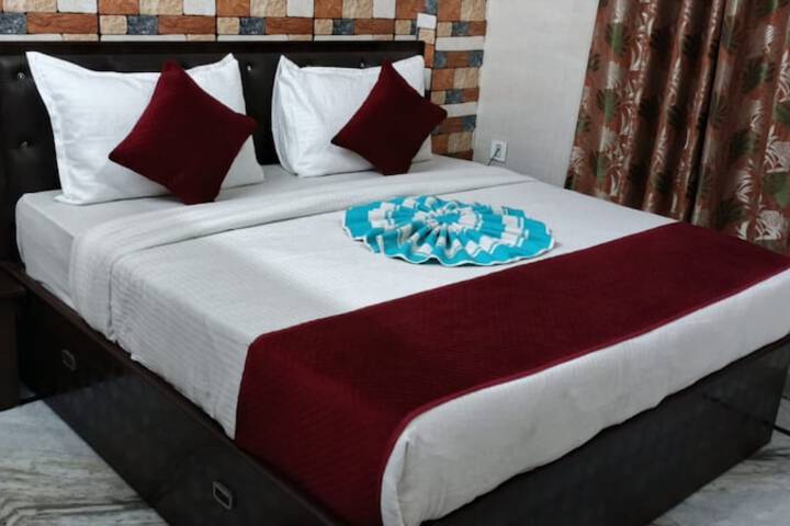 Room 2 of 14