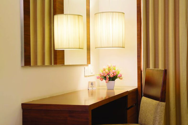 Room 9 of 30