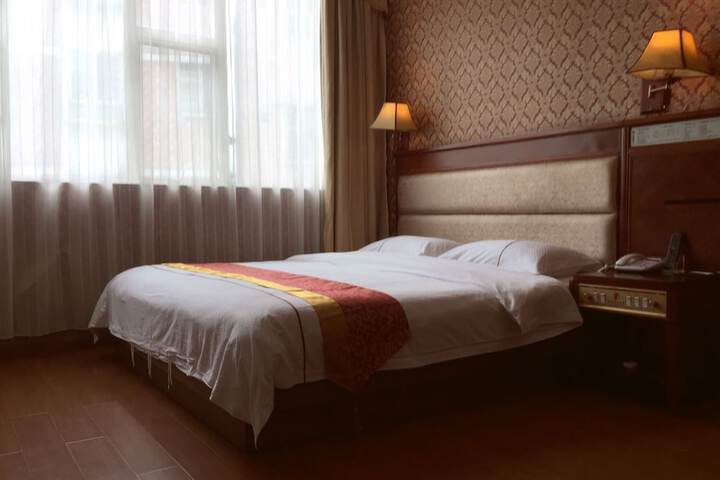 Room 2 of 46