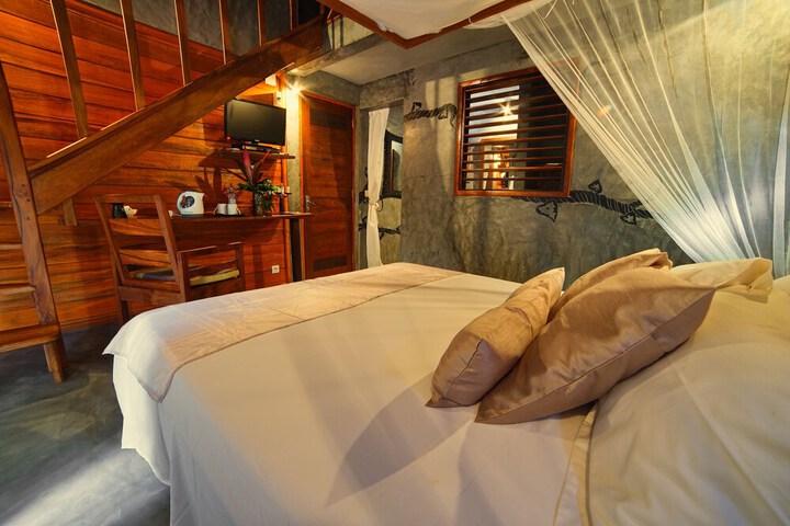 Room 4 of 26