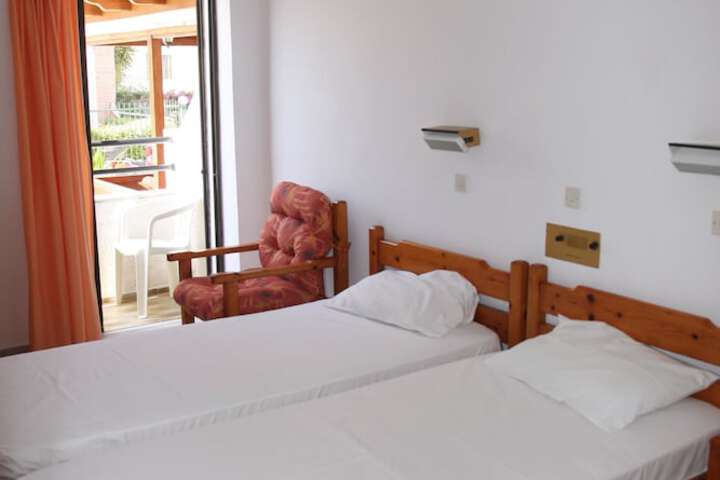 Room 7 of 42