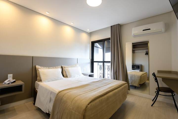 Room 11 of 36