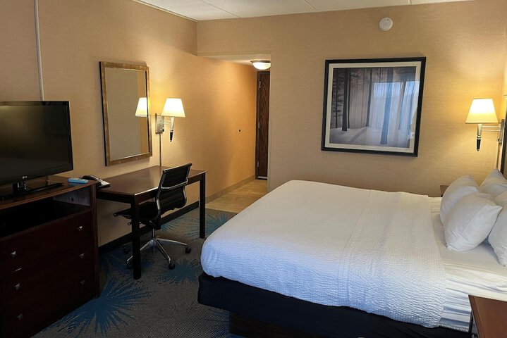 Room 14 of 28