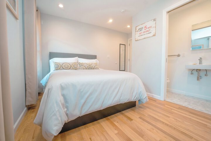 Room 7 of 20