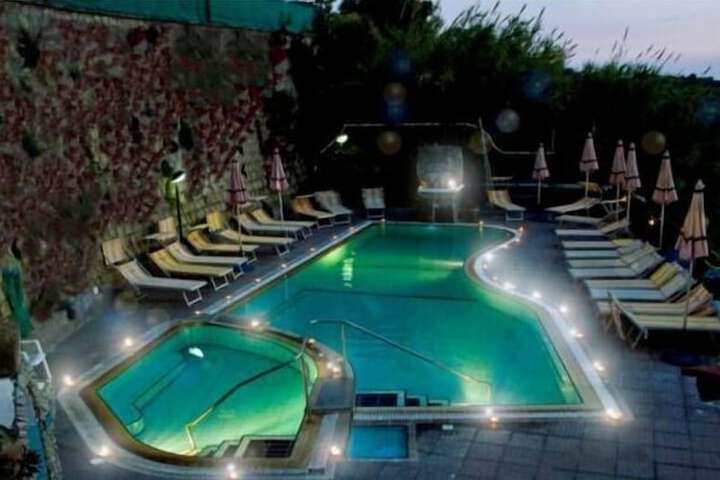 Pool 14 of 30