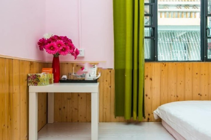Room 15 of 19