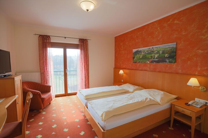 Room 3 of 38