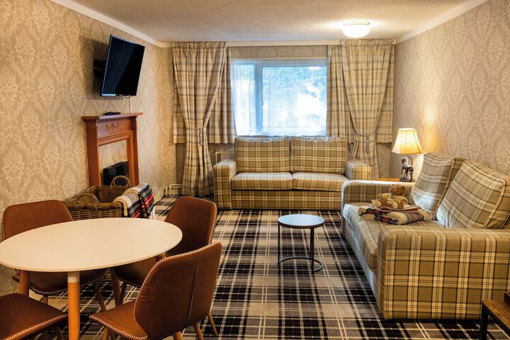 Room 17 of 80