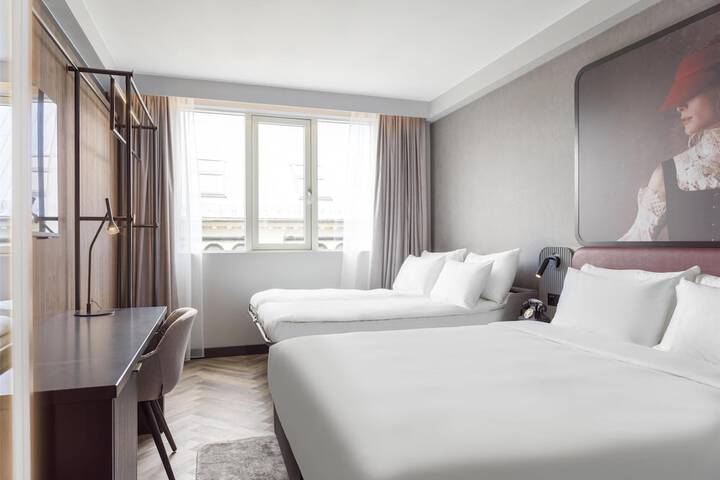 Room 16 of 50