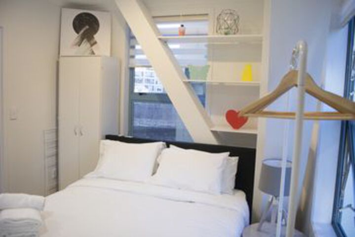 Room 4 of 13