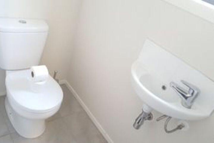 Room 2 of 28