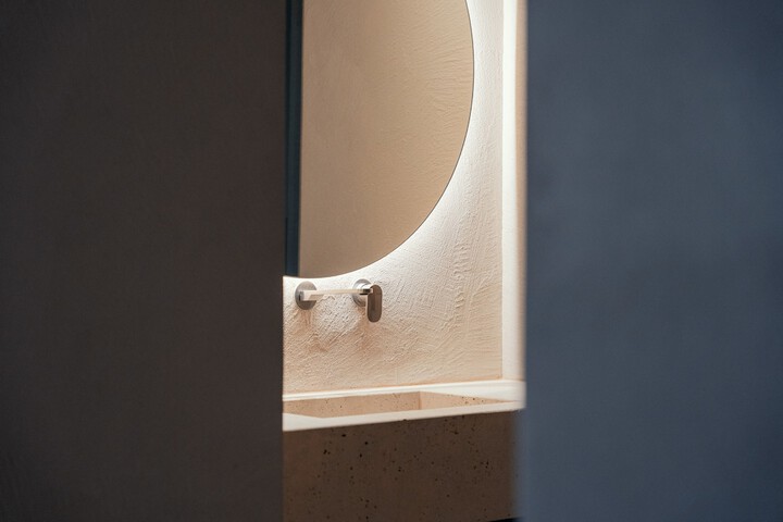 Room 27 of 45