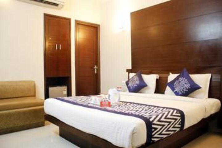 Room 10 of 19