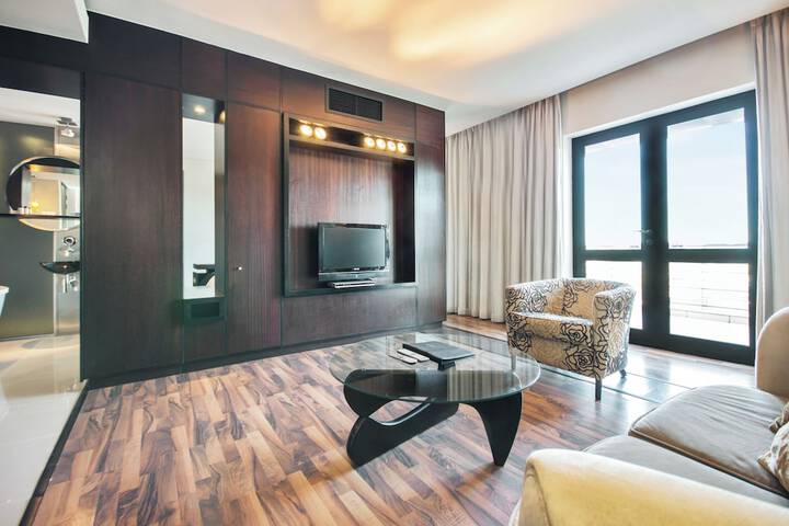 Room 40 of 102