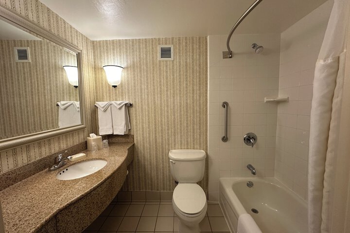 Room 18 of 28